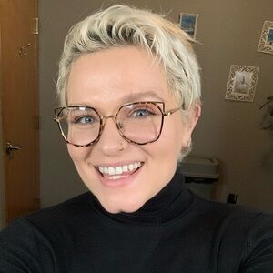 Meet your Posher, Ciara